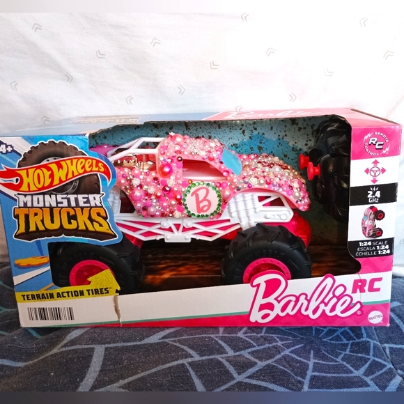Barbie RC Monster Truck Hot Wheels - Picture 1 of 7